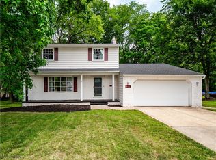 8132 Pinehurst Dr, Parma, OH 44129