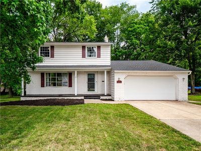 8132 Pinehurst Dr, Parma, OH, 44129