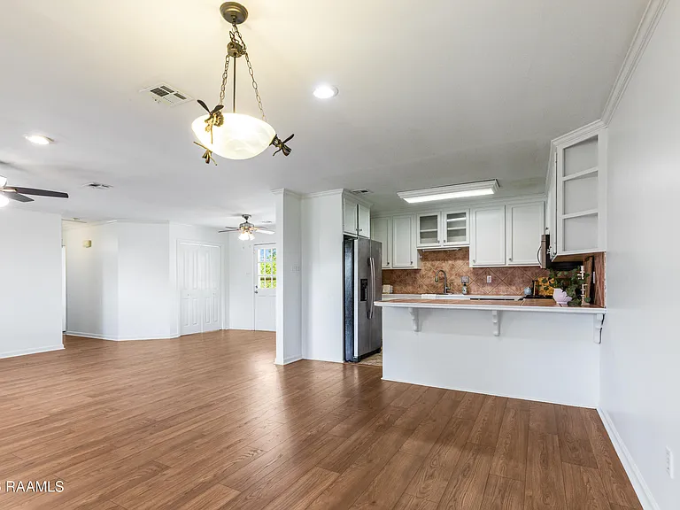 412 Normandy Rd — Photo 6