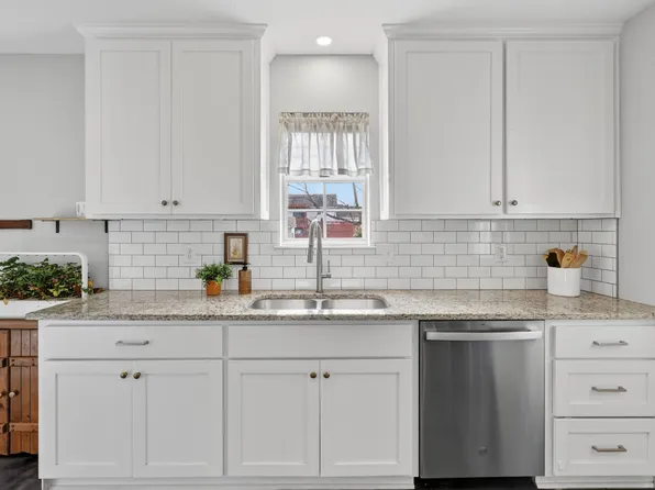 110 Edgehill Ln, Hendersonville, TN 37075