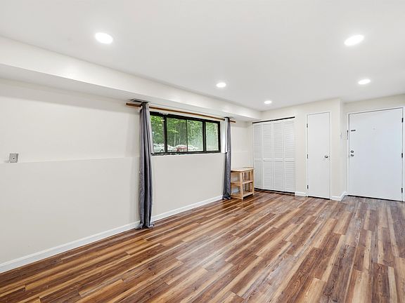 4th image of 3 Brookside Drive #3
