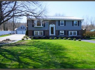 5622 Leete Rd, Lockport, NY 14094