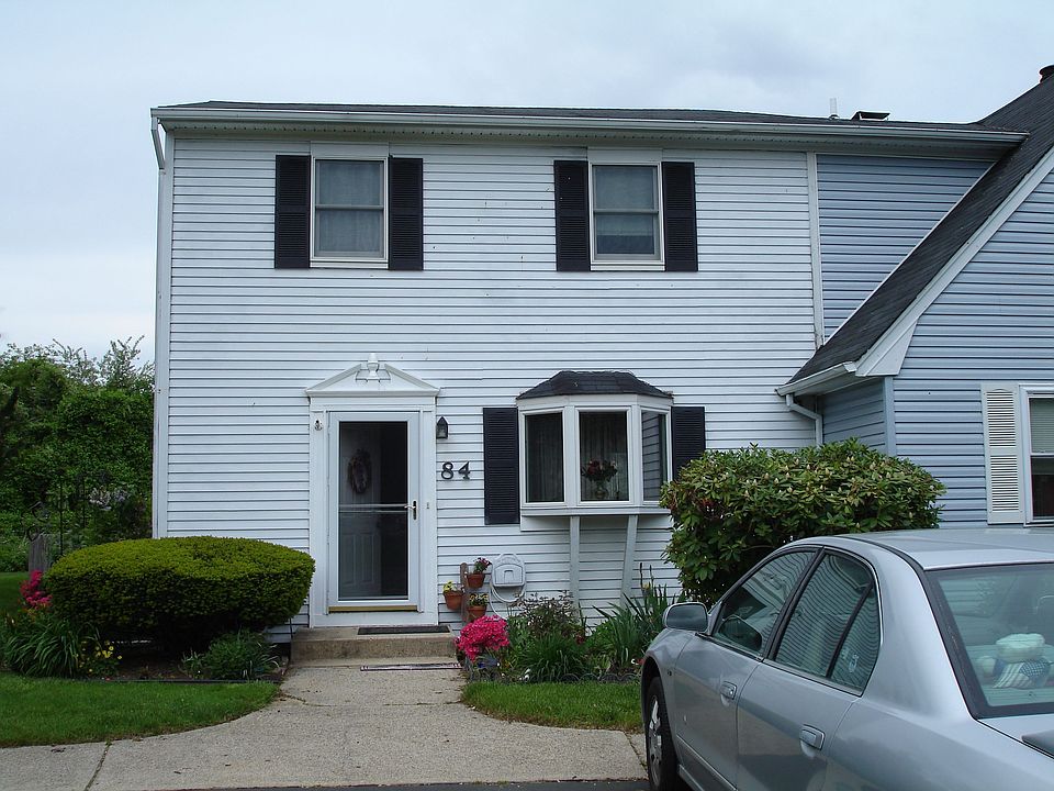 1st image of 84 Strathmore Court Dr