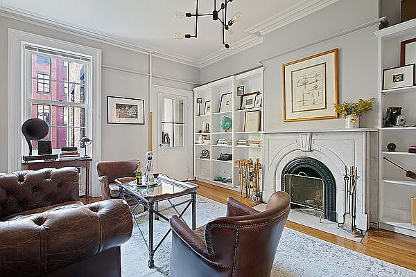 1st image of 250 W 12th St #2