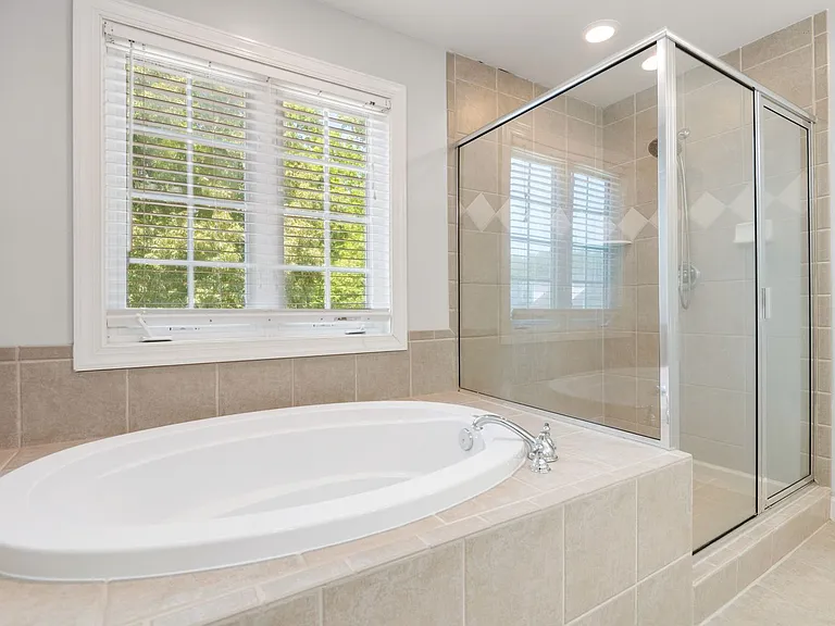 207 Towne Ridge Ln — Photo 14