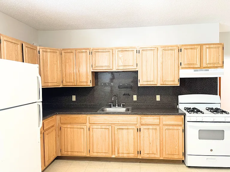 25 Bennett St #2 — Photo 10