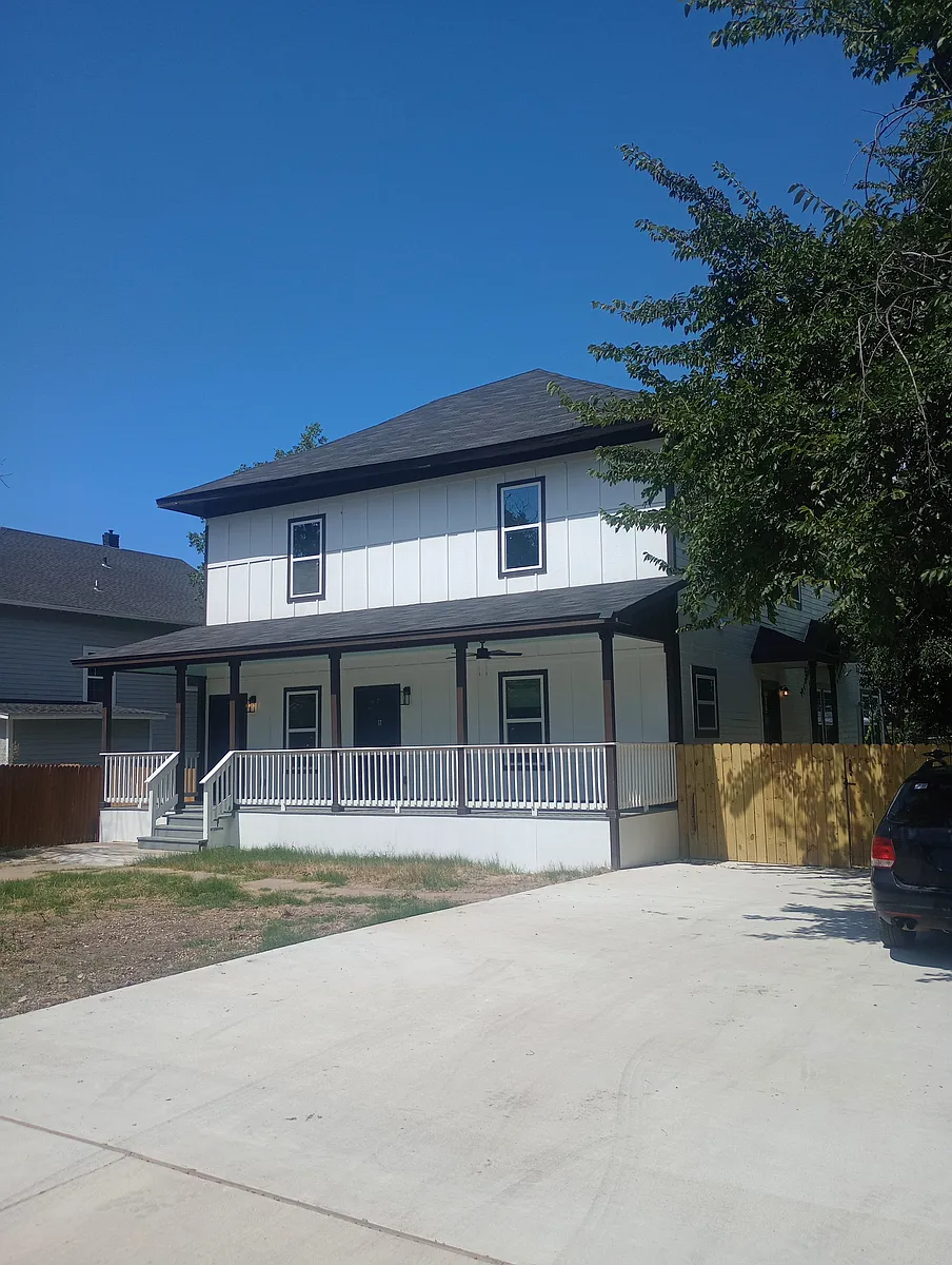 Building Photo - 909 N 16th St