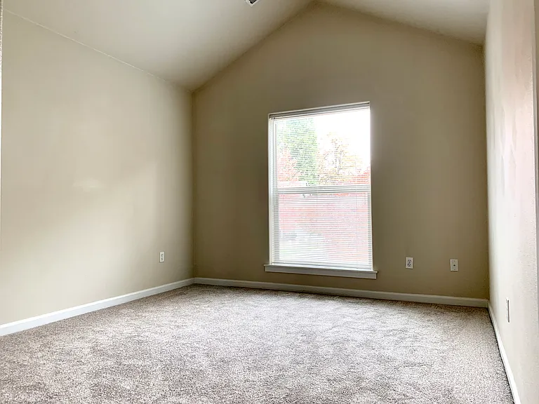 4054 Aden Pl NE — Photo 12