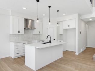 2535 211th St NW, Edmonton, AB T6M2P3