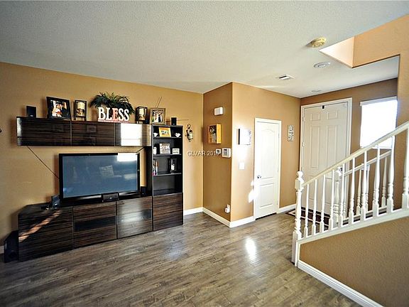 4th image of 36 Fundy Ave