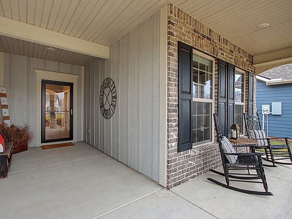 4th image of 1022 Sumner Grv