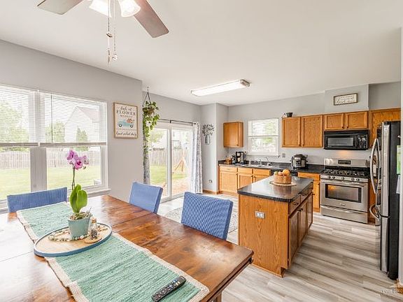 3rd image of 2796 Savoy Ln