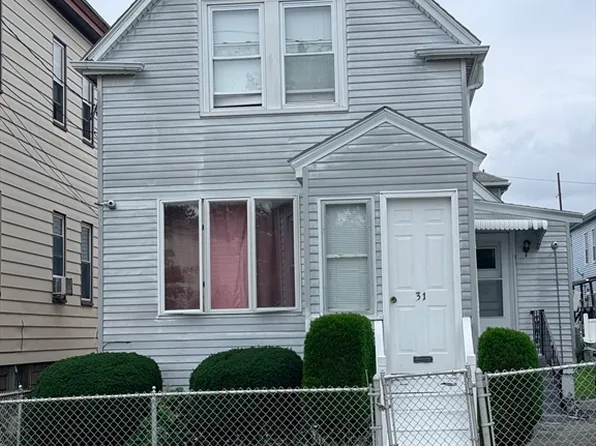31 Roosevelt St, Revere, MA 02151
