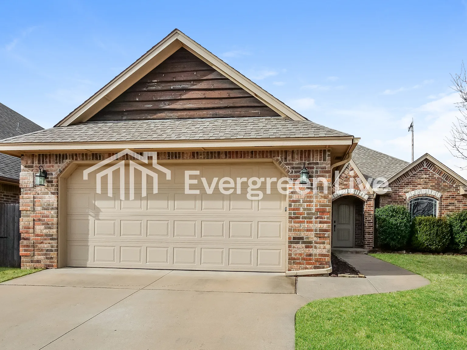 3 bed, 2.0 bath, 1530 sqft, $1,545 — Photo 2
