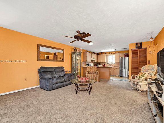 2 story downstairs unit