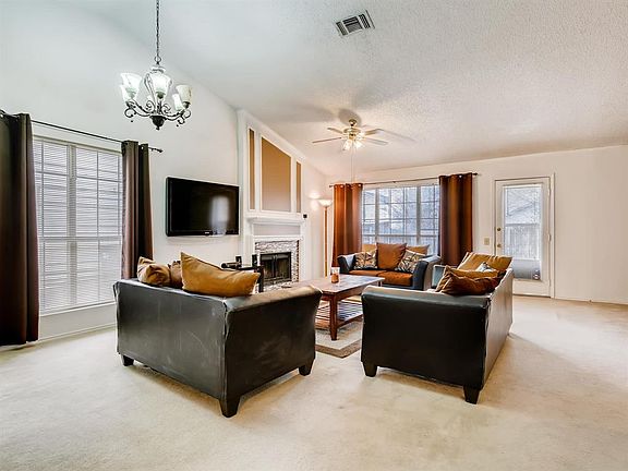 3rd image of 2720 Creekwood Ln