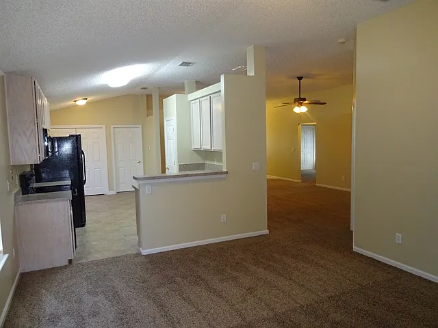 4 bed, 2.0 bath, 1768 sqft, $2,195 — Photo 4