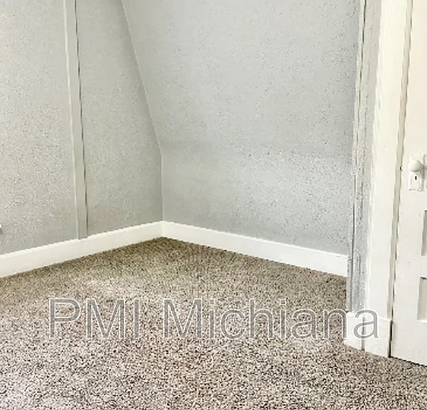 1226 E Madison St — Photo 9