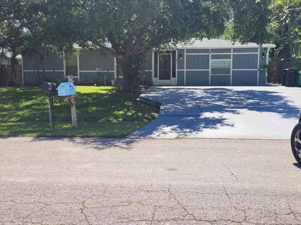 325 NW Dearman Street, Port St Lucie, FL 34983