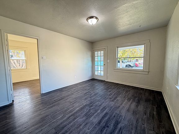 4th image of 4030 E Lyell Ave