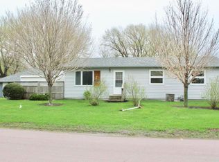 403 3rd Ave, Mount Lake, MN 56159