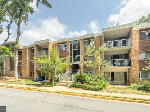 2903 Charing Cross Rd APT 7, Falls Church, VA 22042