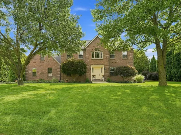 1124 Essex Dr, Auburn, IN 46706