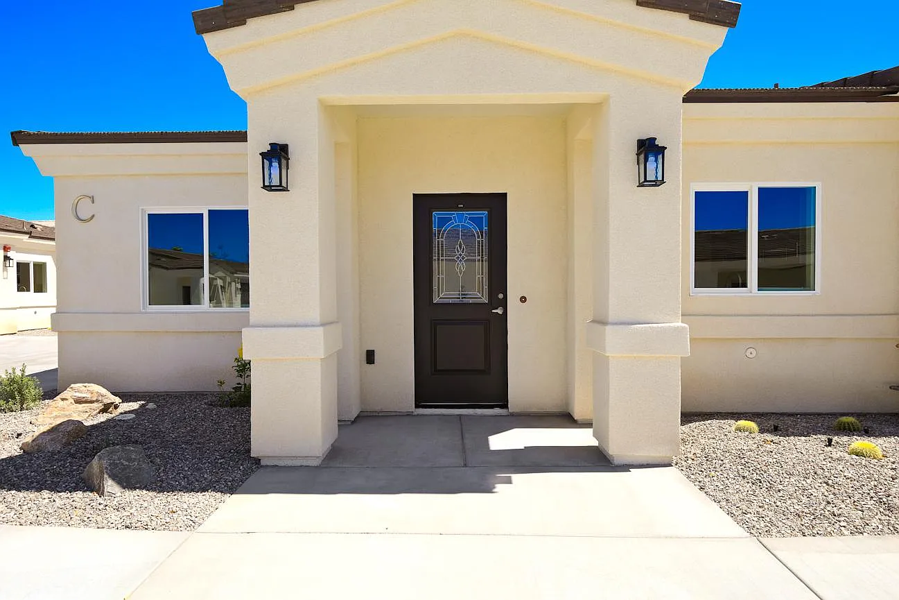 2 bed, 1056 sqft, $1,950 — Photo 2