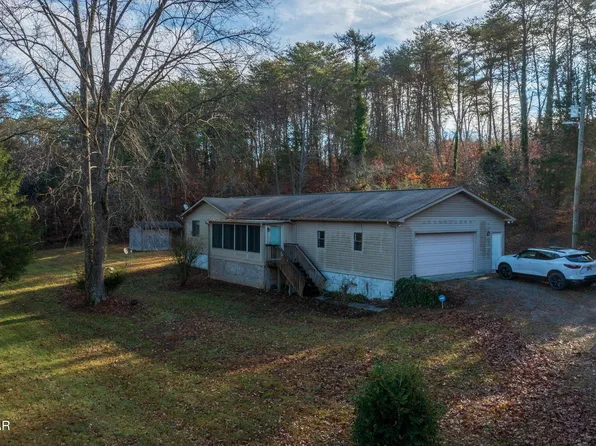 1689 McCleary Bend Rd, Sevierville, TN 37876