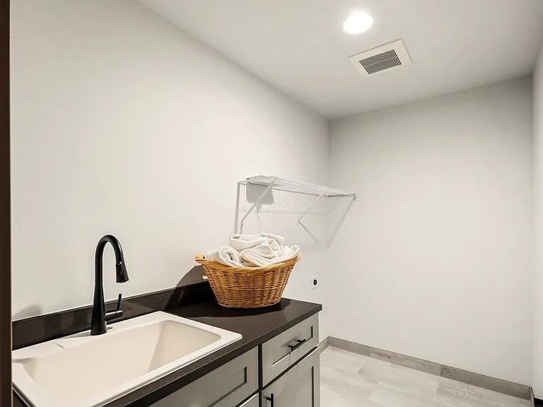 22421 SE 285th St — Photo 31