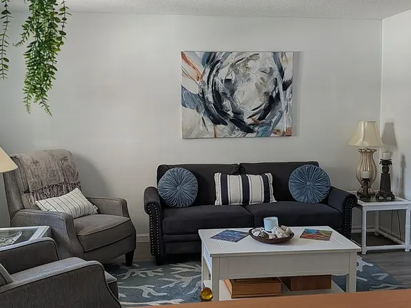 510 Granada Ave APT 103, Venice, FL 34285