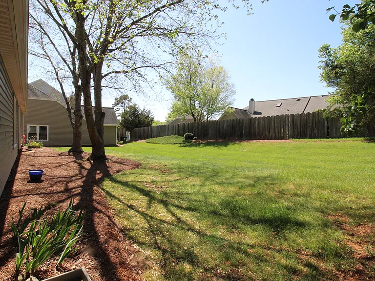 33 Cedar Knoll Dr — Photo 27