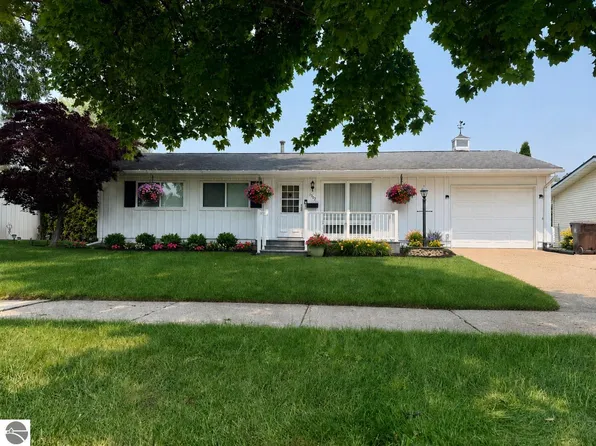 1307 South Dr, Mount Pleasant, MI 48858