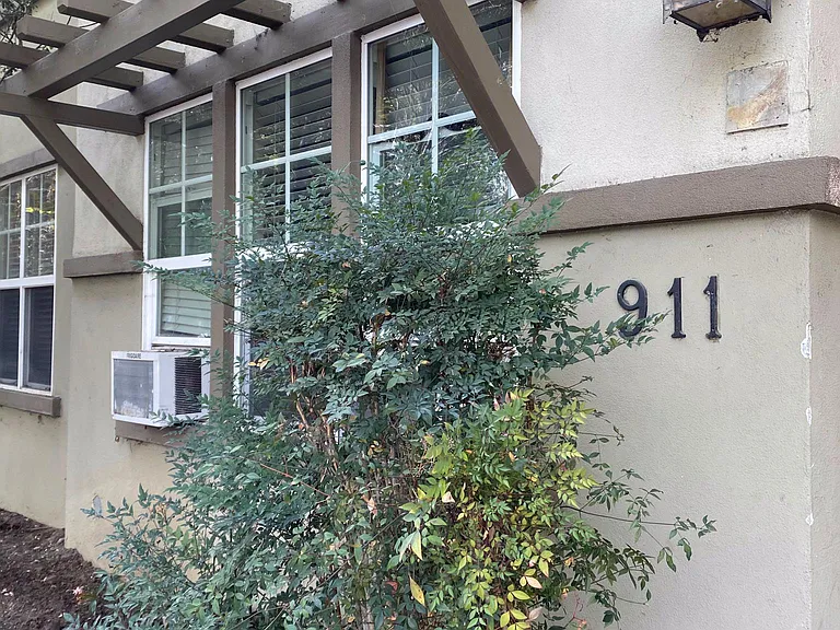 911 N Harper Ave #2 — Photo 12
