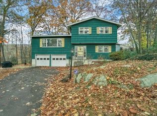 28 Rose Dr, Highland Falls, NY 10928