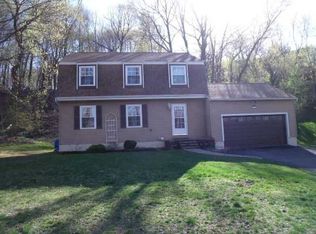 32 Shore Rd, Cornwall On Hudson, NY 12520