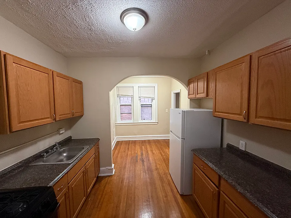 250 Farmington Avenue Laurel St #212