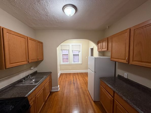 250 Farmington Avenue Laurel St #212