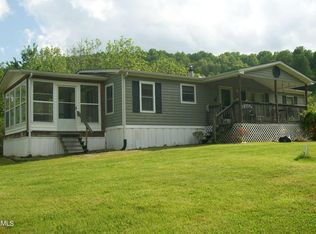 724 Ridge Rd, Caryville, TN 37714