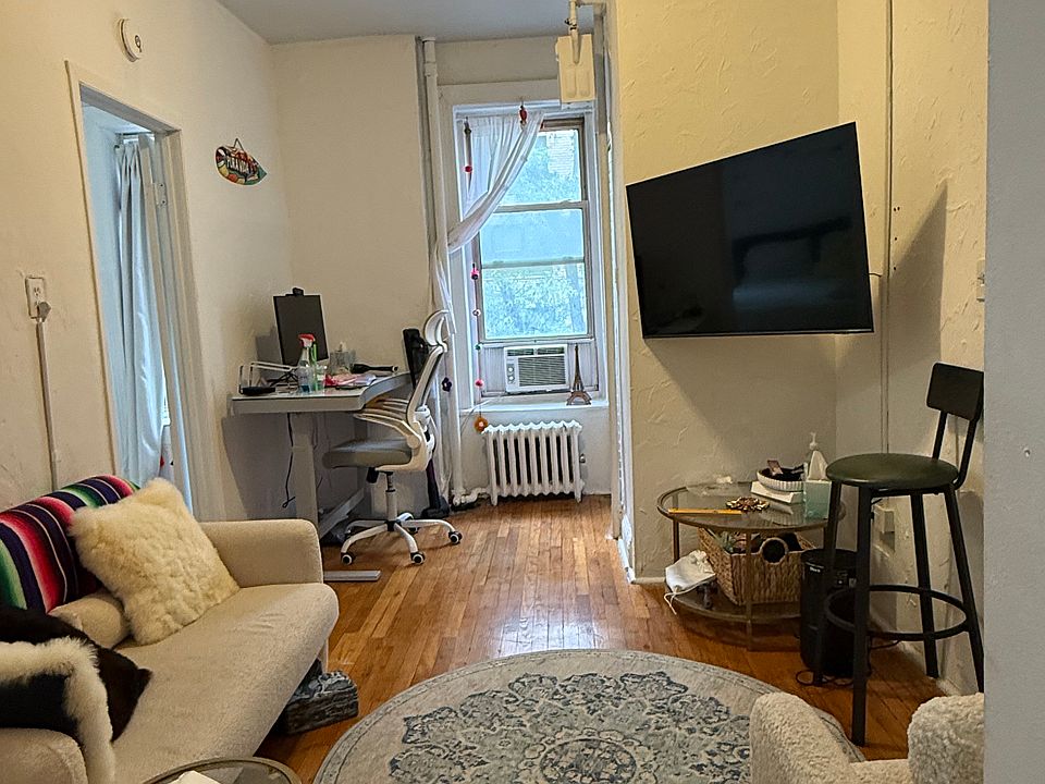 1st image of 320 E 49th St APT 32