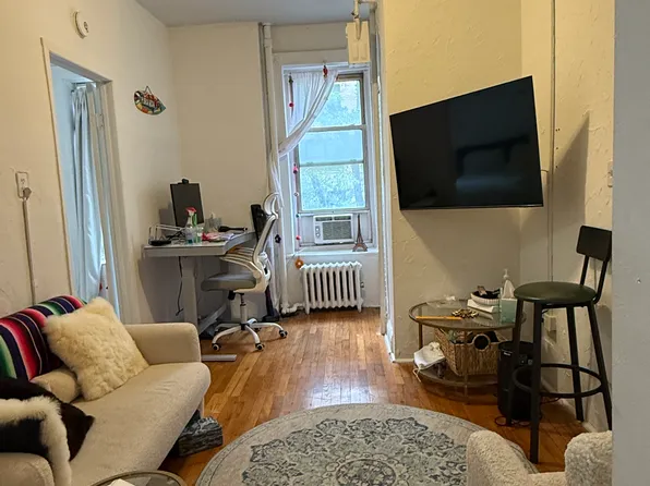 320 East 49th Street image 1 of 7