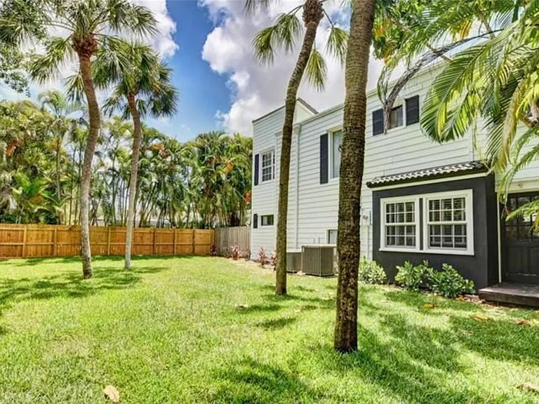 20890 Hamaca Ct — Photo 1
