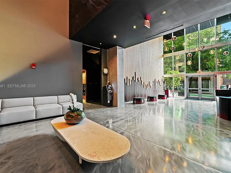 151 SE 1st St #3 — Photo 18