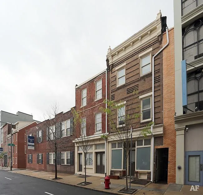 3 bed, 1500 sqft, $2,400 — Photo 1