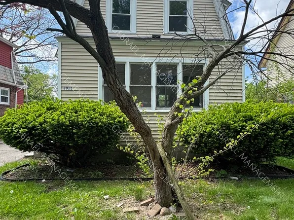 2013 Joliet St, Flint, MI 48504
