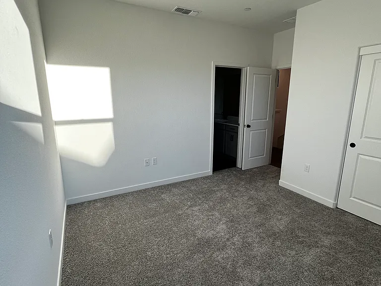 8133 Bodway Pkwy — Photo 29