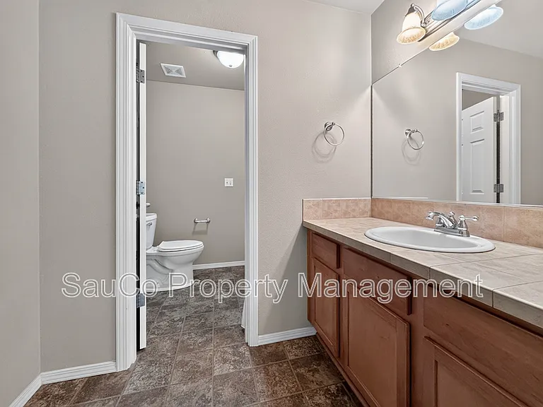 1419 NE Lockheart Ln #1 — Photo 26