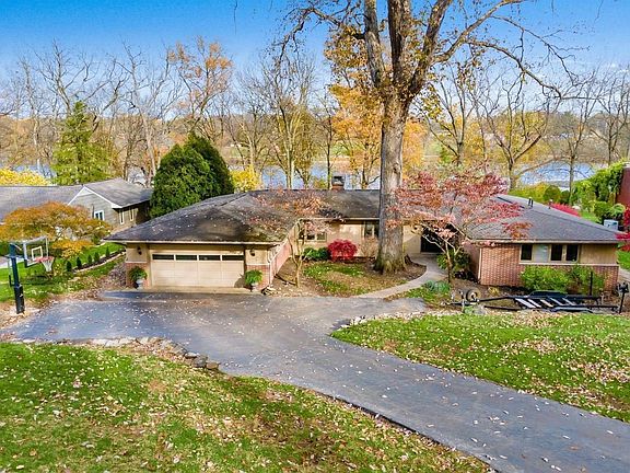 2nd image of 3848 Riverview Dr