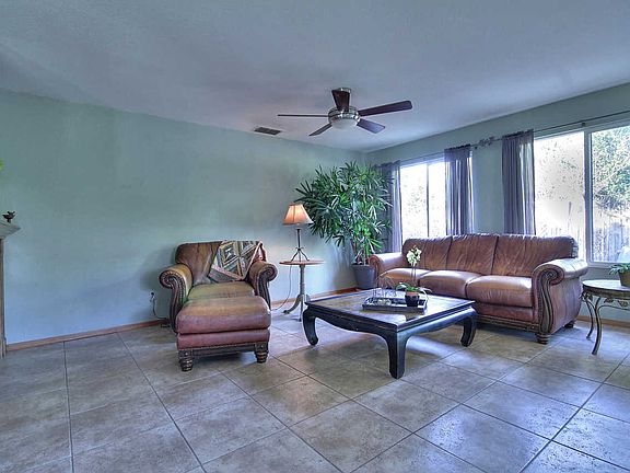 4th image of 4829 Canfield Cir