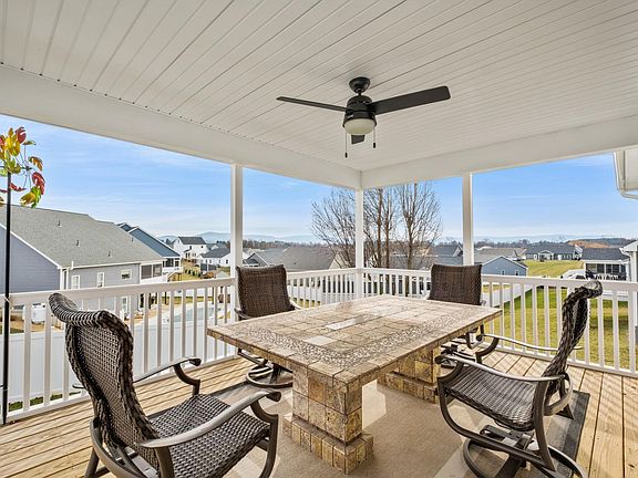 3rd image of 142 Lindburgh Dr